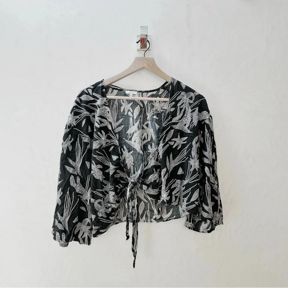 Tavik || Women’s Front Tie Cropped Blouse Swim Cover Small